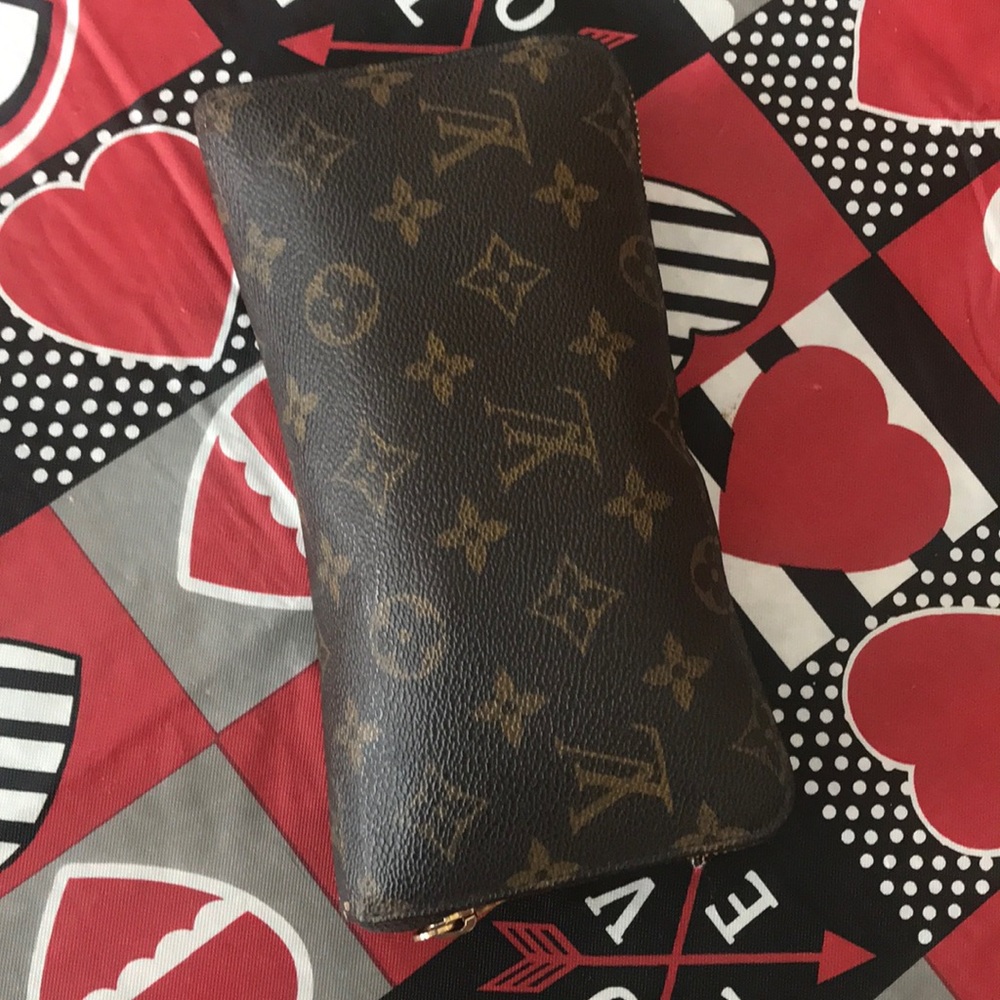 Large Louis Vuitton wallet
